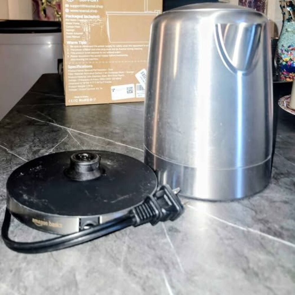 Amazon Basics 1.0L Stainless Steel Electric Kettle